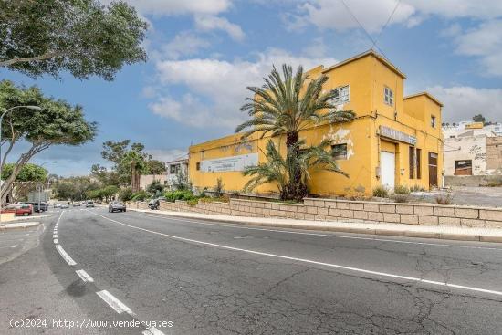 EDIFICIO DE VIVIENDAS Y LOCAL EN GRANADILLA - SANTA CRUZ DE TENERIFE