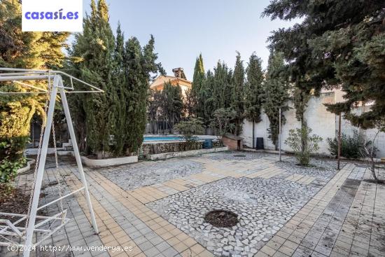 Casa con Parcela en Cájar - GRANADA