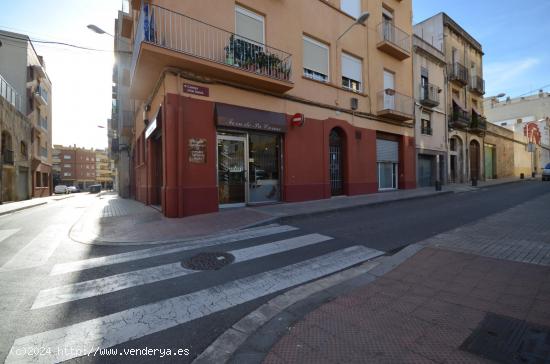 Negocio en funcionamiento de cafeteria, panaderia y reposteria (fabricación propia). - TARRAGONA