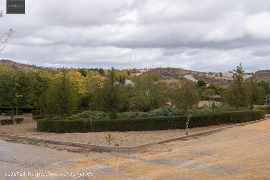 VENTA DE PARCELA EN LA URBANIZACIÓN CAÑADAS DEL PARQUE - GRANADA