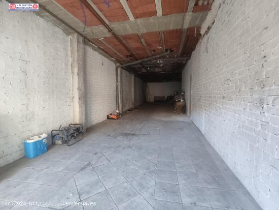 LOCAL COMERCIAL DE 135 m2 UBICADO JUNTO A AVDA DE LA CONSTITUCIÓN - CIUDAD REAL