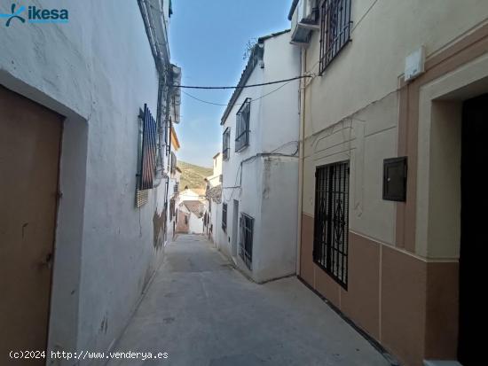 Casa en Baena (Córdoba) próxima a la Iglesia San Francisco. Con sótano - CORDOBA