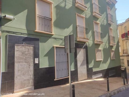  Venta de 4 Pisos + 2 Dúplex + 12 Garajes en Calle SIERRA Nº 2 Crevillente - ALICANTE 