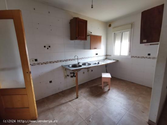 Se vende piso en La Gangosa - ALMERIA