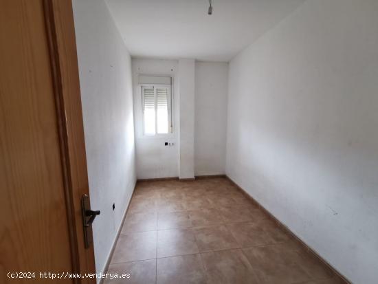 Se vende piso en La Gangosa - ALMERIA