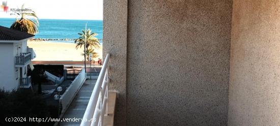 APARTAMENTO EN EDIFICIO EN PRIMERA LINEA DE PLAYA - CASTELLON