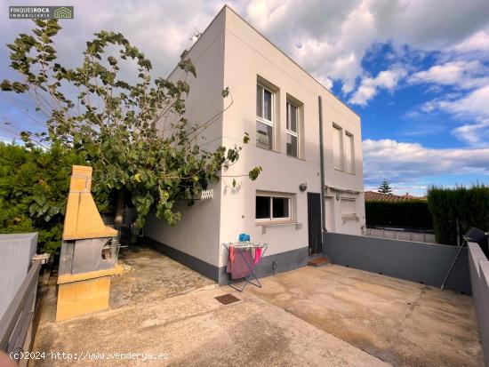 Fantastica Casa Unifamiliar Adosada, de 3 Dormitorios, Baño, Aseo y Terraza de 100 m2 - TARRAGONA