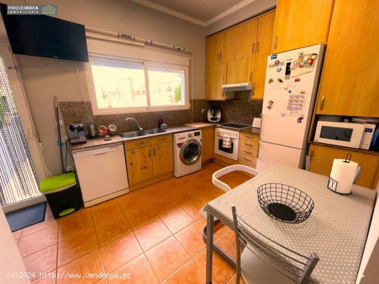 Fantastica Casa Unifamiliar Adosada, de 3 Dormitorios, Baño, Aseo y Terraza de 100 m2 - TARRAGONA