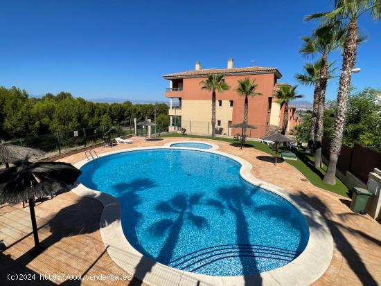 SE VENDE ATICO EN PLANTA EN ALTORREAL CON VISTAS AL CAMPO DE GOLF - MURCIA