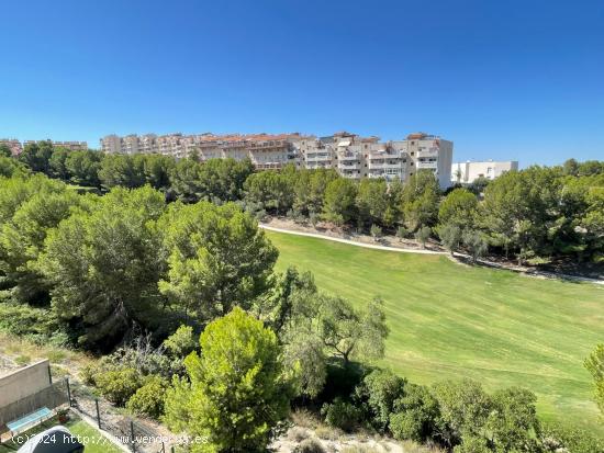 SE VENDE ATICO EN PLANTA EN ALTORREAL CON VISTAS AL CAMPO DE GOLF - MURCIA