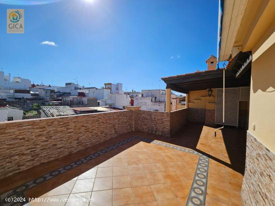  PRECIOSA CASA ADOSADA EN EL CENTRO DE ALGECIRAS - CADIZ 