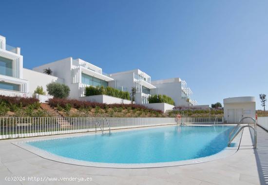 Costa De la Luz, Sotogrande, Lujosa casa nueva y exclusiva con vistas al mar y al golf, diseño... -