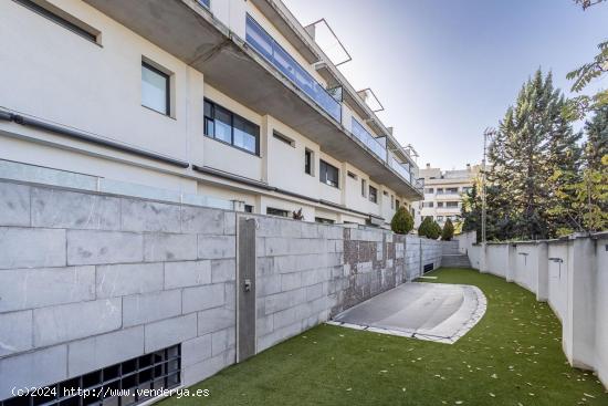 INCREIBLE CASA EN GRANADA CAPITAL - GRANADA