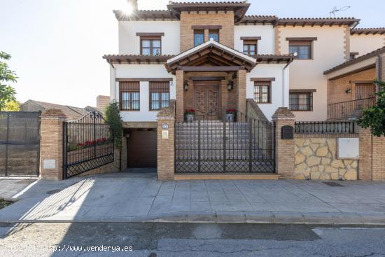 Espectacular casa pareada en Fuente Vaqueros - GRANADA