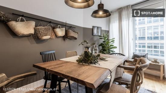 Apartamento de 2 habitaciones en alquiler en Almagro - MADRID