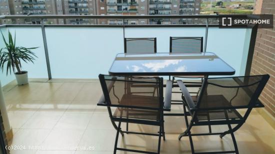 Apartamento de 2 dormitorios en alquiler en Valencia - VALENCIA