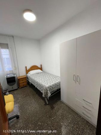 Habitación en piso compartido en Alicante (Alacant) - ALICANTE