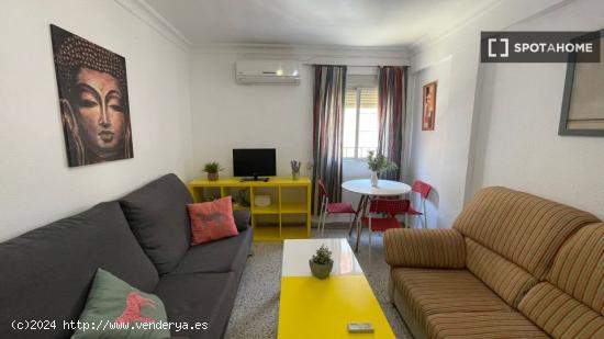 Apartamento entero de 3 dormitorios en Sevilla - SEVILLA