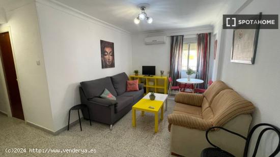 Apartamento entero de 3 dormitorios en Sevilla - SEVILLA