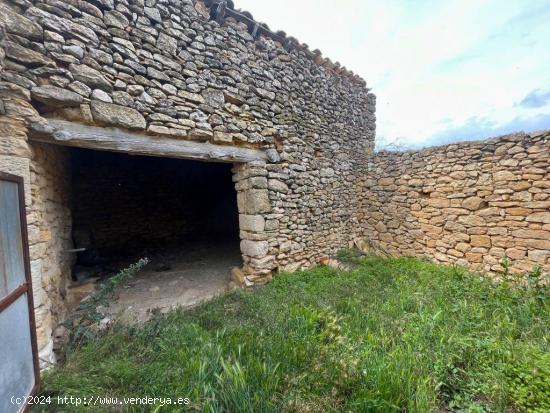 Finca con casita cerca de Monroyo - TERUEL