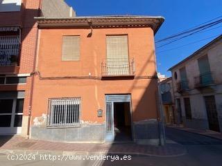 Chalet pareado en calle Piedad de la Cruz - MURCIA