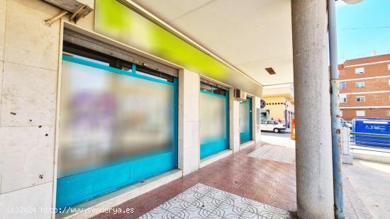 SE VENDE LOCAL COMERCIAL EN PETRER ZONA MERCADO LA FRONTERA - ALICANTE