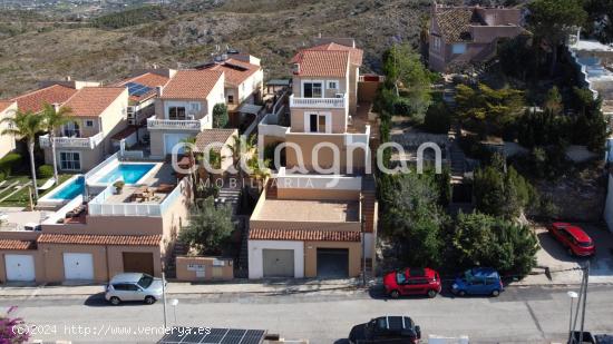 Chalet pareado con las mejores vistas de Valencia - VALENCIA