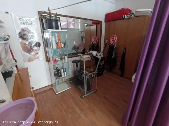 Peluqueria en funcionamiento en Gandia (Valencia) - VALENCIA