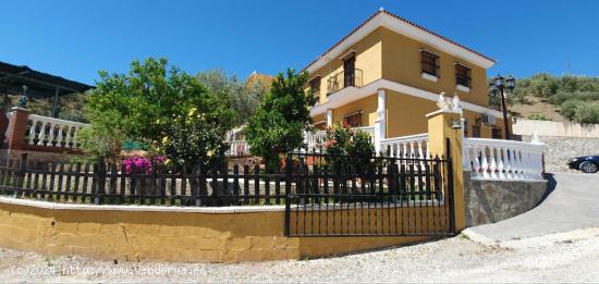 Casa con finca en Campanillas - MALAGA