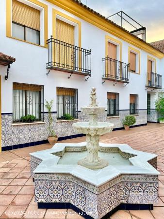 CASA ADOSADA JUNTO AL CENTRO EN CÓRDOBA - CORDOBA