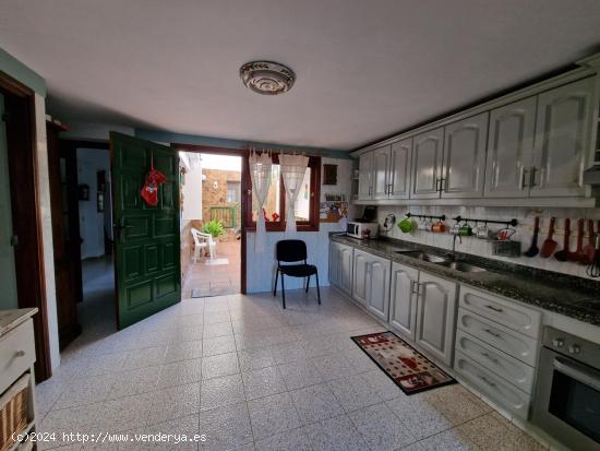 Vivienda con  Terreno de siembra, zonas de terraza y piscina. - SANTA CRUZ DE TENERIFE