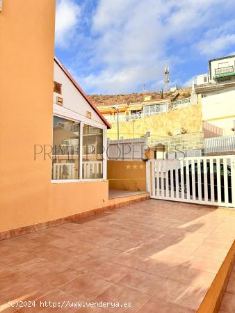 CHALET EN ARGUINEGUIN DE DOS PLANTAS, SÓTANO Y JARDIN - LAS PALMAS