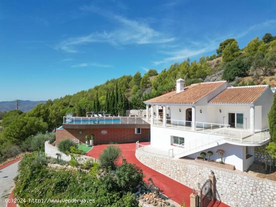 VILLA DE LUJO CON PISCINA INFINITY EN MIJAS - MALAGA