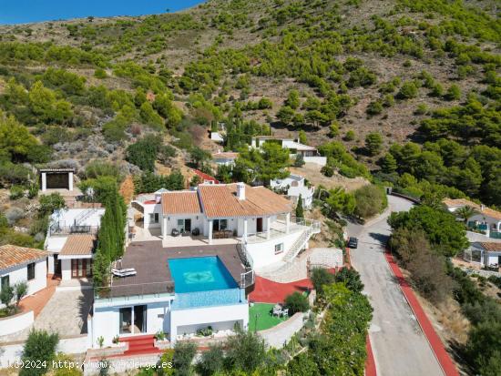 VILLA DE LUJO CON PISCINA INFINITY EN MIJAS - MALAGA