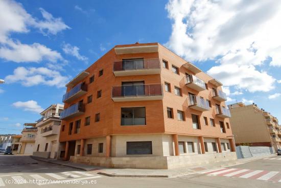  Plaza de aparcamiento delante de las escuelas - TARRAGONA 