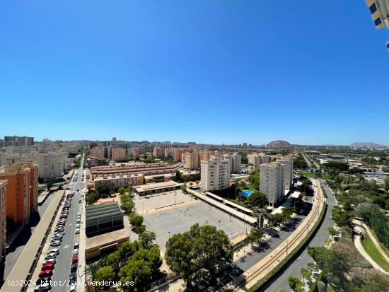 Oportunidad única luminoso piso con vistas panorámicas a 300mts del la playa - ALICANTE