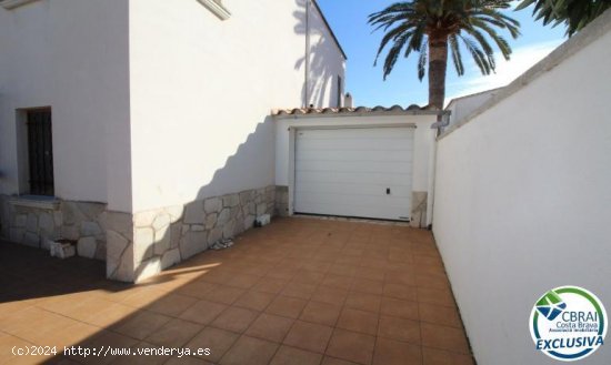 Unifamiliar adosada en venta  en Empuria-brava - Girona