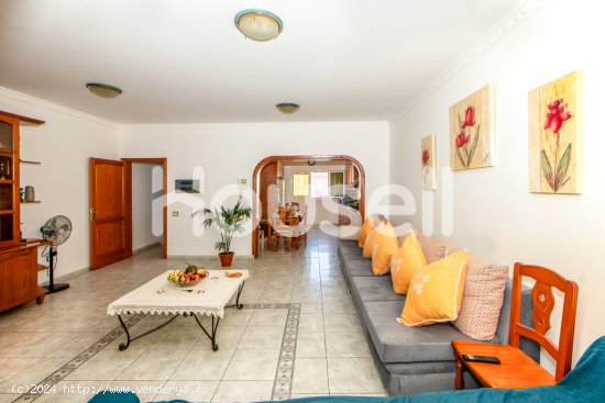 Casa en venta de 335 m² Calle Andamana, 35110 Santa Lucía de Tirajana (Las Palmas)