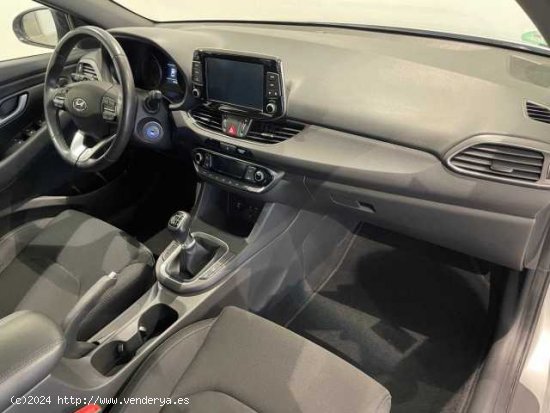 Hyundai i30 Diesel ( i30 1.6CRDi Go PLus 110 )  - Lliçà De Vall