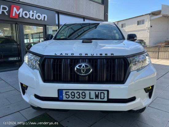 Toyota Land Cruiser 2.8 D4D 204CV 7 PLAZAS - Sant Cugat del Vallès