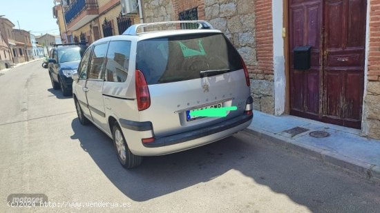 Peugeot 807 Coche en buen estado de 2004 con 290.000 Km por 2.000 EUR. en Toledo