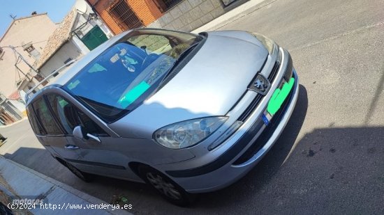 Peugeot 807 Coche en buen estado de 2004 con 290.000 Km por 2.000 EUR. en Toledo