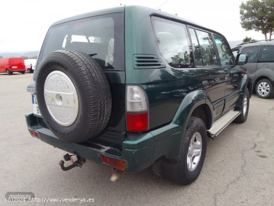 Toyota Land Cruiser 3.0 D4-D 163 CV 7 PLAZAS. de 2001 con 299.000 Km por 11.000 EUR. en Murcia