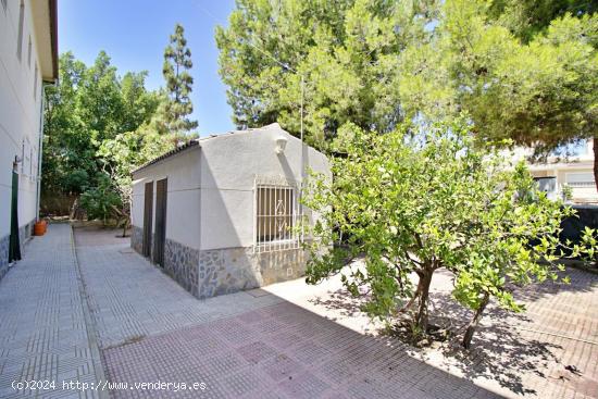 Chalet Exclusivo en la Urbanización Bonavista, Elche: ¡Ideal para Grandes Familias! - ALICANTE