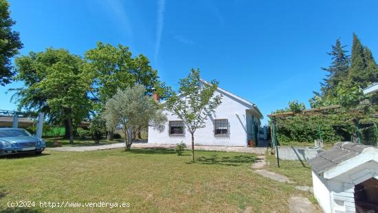 CASA CON TERRENO EN VILLARALBO, PISCINA Y GARAJE - ZAMORA