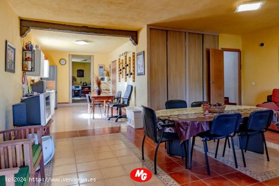 ÚLTIMO PRECIO SIN NEGOCIACIÓN - CASA EN FIÑANA CON TERRENO 6.494 M2 + PISCINA + TERRAZA+ BARBACOA