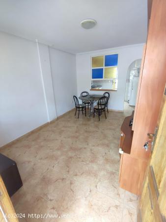 BUNGALOW BAJO SIN VECINO ARRIBA 2 HABS PARCELA PARA METER COCHE Y SOLARIUM PRIVADO... 133.500 EUROS 