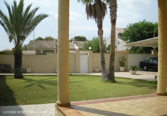 FANTASTICA VILLA CON VISTAS AL MAR, NO DEJE DE VERLA - ALICANTE