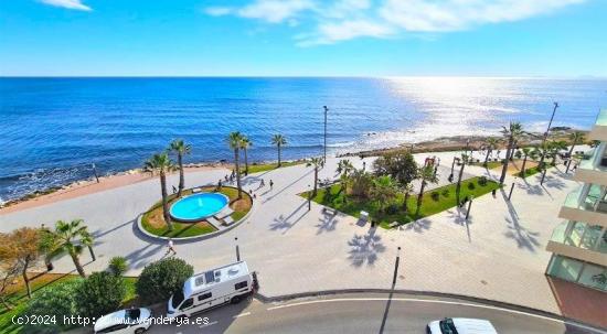 MAGNIFICO ATICO CON VISTAS FRONTALES AL MAR, UN LUJO AL ALCANCE DE MUY POCOS - ALICANTE