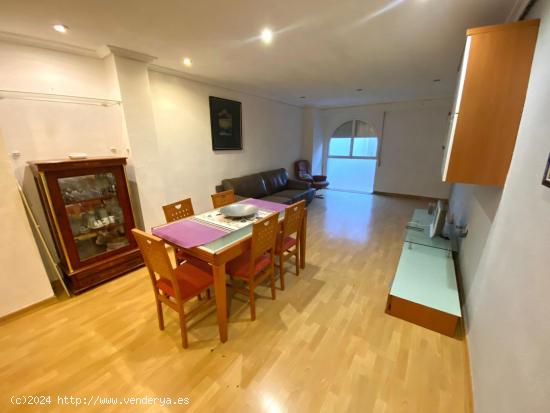 FABULOSO APARTAMENTO EN EL CENTRO DE TORREVIEJA, IDEAL PARA VIVIR TODO EL AÑO - ALICANTE